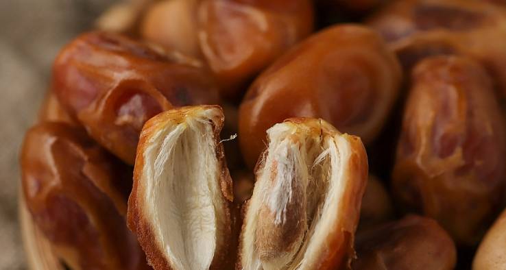 饮食|女性晚上当零食吃一把此物，一个月下来，肠胃更健康，气色更红润