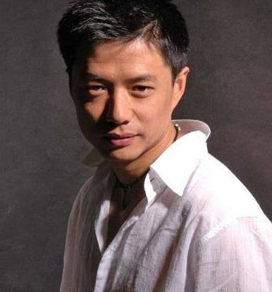 段奕宏:曾为陶虹改名,因自卑想自杀,娶日籍媳妇终获幸福