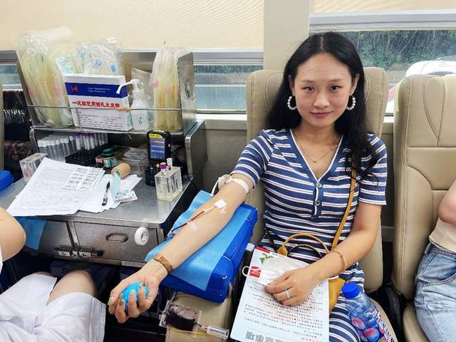 学党史见行动 武汉市硚房集团开展无偿献血活动