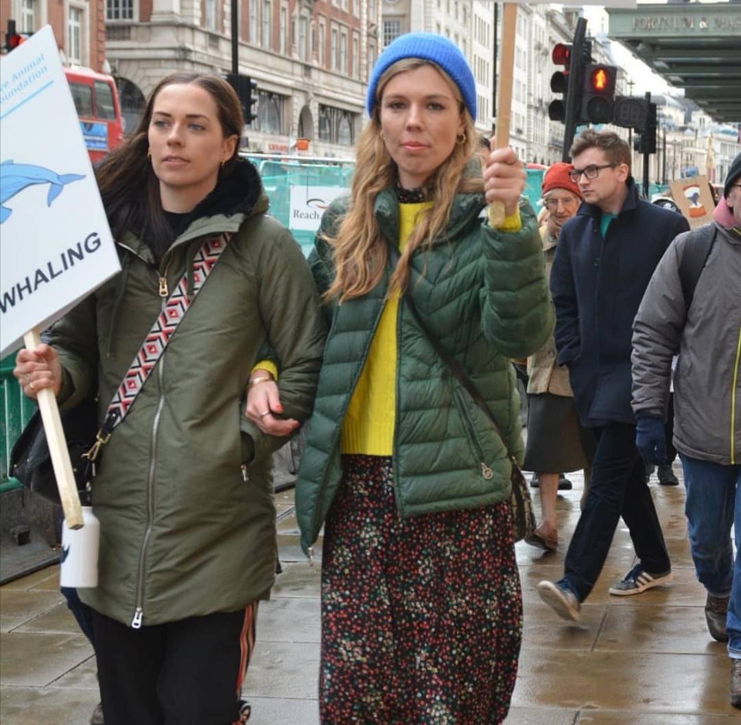 品牌|英国新首相鲍里斯31岁女友优雅亮相，穿1千印花裙好朴实但太显老