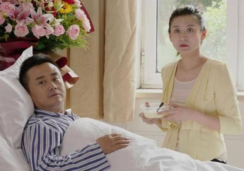 赵本山力捧的学霸美女,低调结婚生下一子,如今33岁婚姻很幸福_杜肖雄