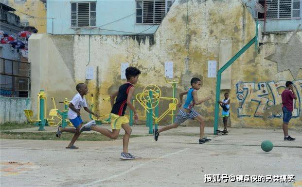 无忧无虑的童年小孩子 照片 25447485376a4406a428b8b21f08a9ad.jpeg