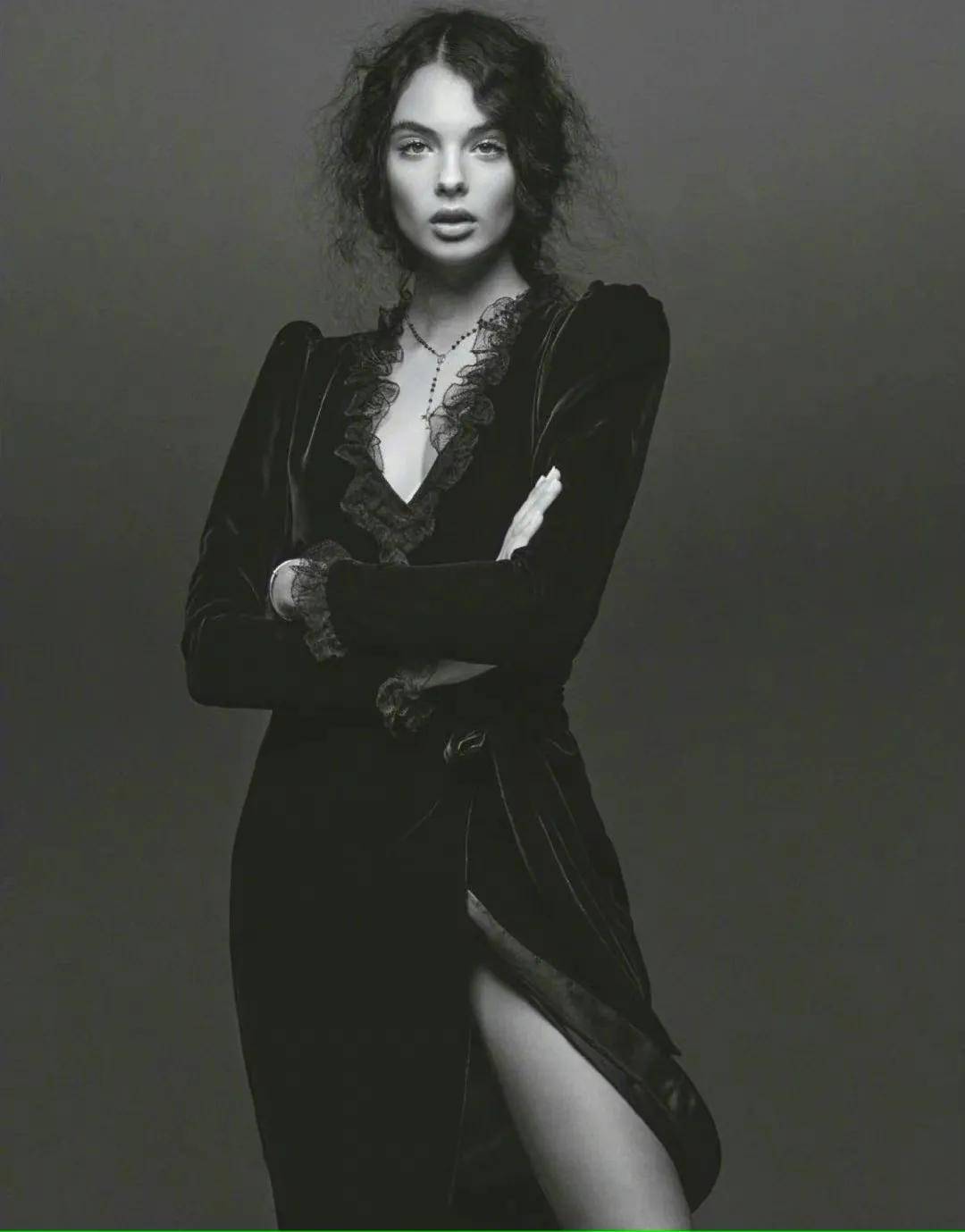 女儿|地球最美女人的女儿长啥样？这就叫踩着DNA彩票蹦迪吧！