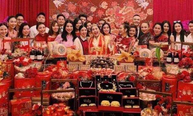 何猷君|看看何超盈在澳门的豪宅：室内是宫廷风装饰，每件家具都价值不菲