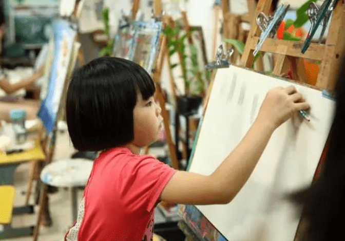 什么|幼儿园一次性开15个“兴趣班”，可能只有一个实用，打基础更重要