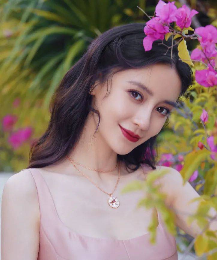 东西方|Angelababy19岁的混血嫩模妆放到现在是什么水平？咋都在模仿她？