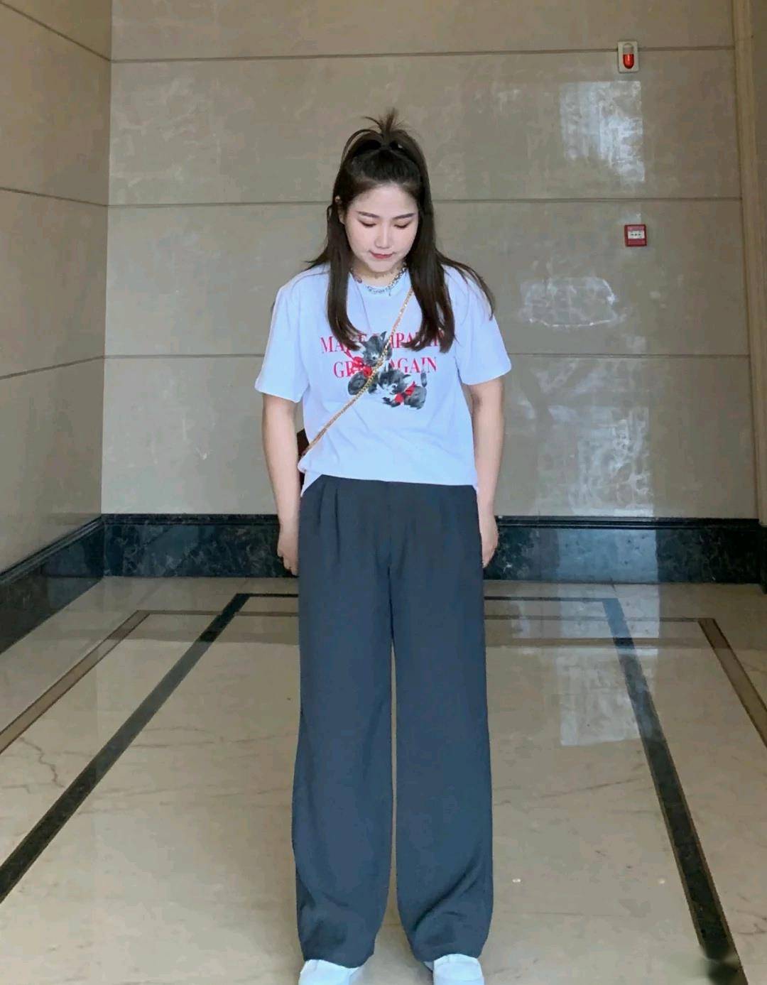 身材|微胖女人别穿前2种裤子，难看不说还显胖，后2种百搭还显瘦