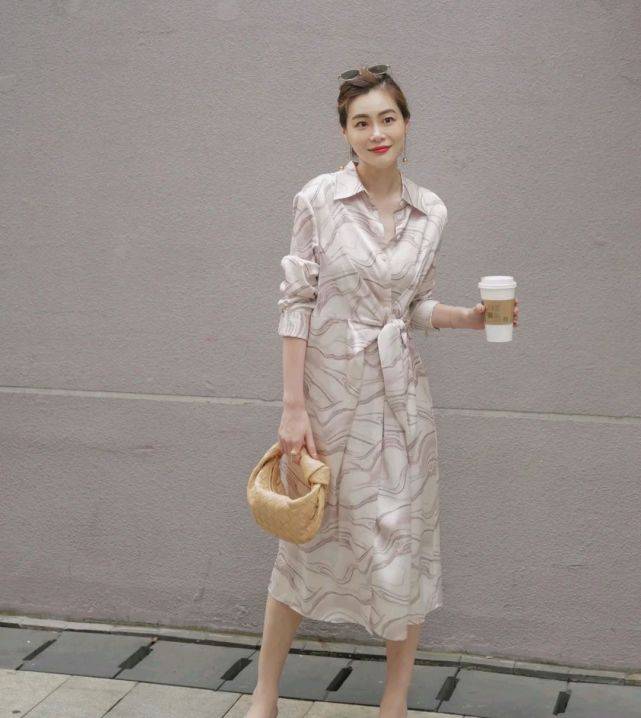 大气|要成为精致的女人并不难，简约大气的穿搭就很好看，优雅又有魅力