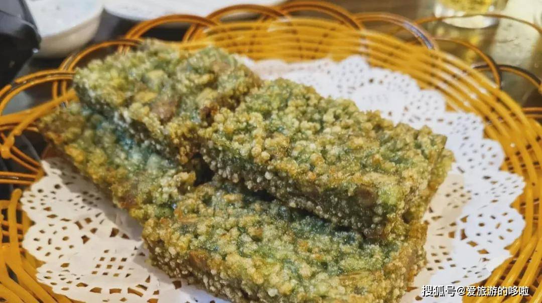 船上人家油茶店必点的还有 船上糕,顾名思义就是船上人家吃的糕点,是