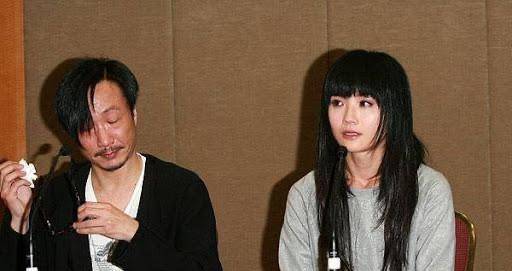 幼儿园|郑中基现身儿子幼儿园毕业典礼，娶妻生子之后，成了好丈夫好爸爸