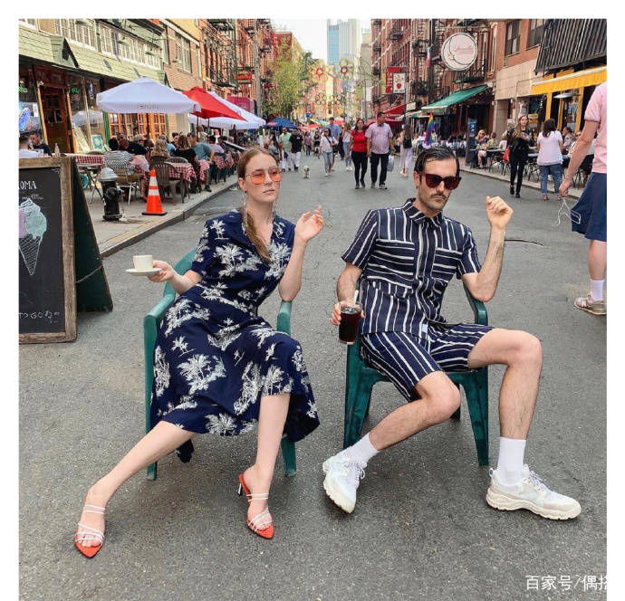 情侣|法国时尚达人，演绎奇特情侣装，高级又时髦，不撞衫系列，稳了