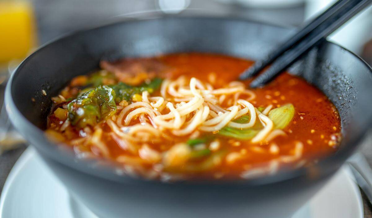 生煎包|人均6元,早餐都能吃点啥?在上海吃不饱,在河南能吃到打饱嗝