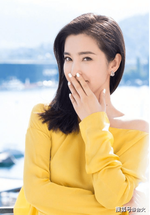 李冰冰|48岁李冰冰美艳大片曝光！网状镂空上衣全是洞，身材苗条双腿修长