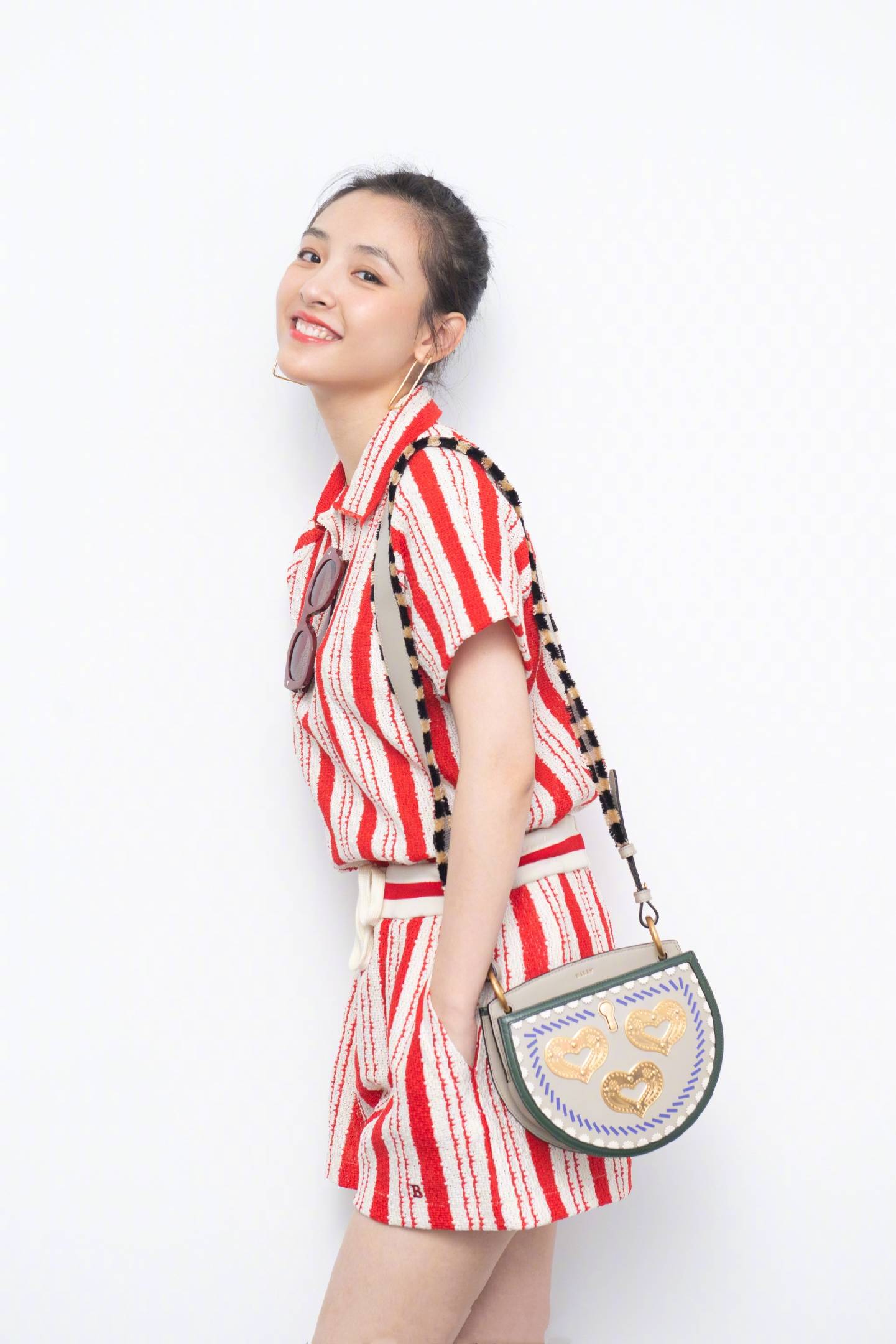 二次元|吴倩不愧是“武大校花”，私服清新甜美宛如二次元少女，太美了
