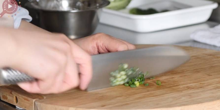 油锅|日本主妇的“极简早餐”走红，简简单单，吃出精致与讲究