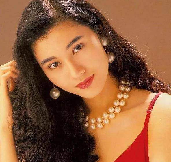 生活|38岁嫁千亿富豪不想生娃，婆婆直言：豪门不留人！41岁高龄生儿子