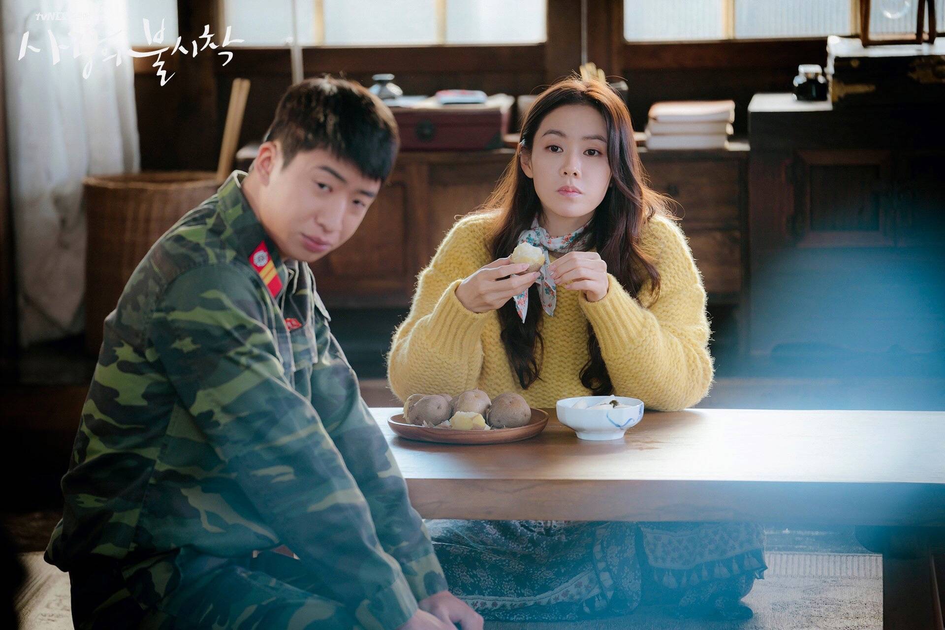 看点|《爱的迫降》看点太多，除了跨国恋情，孙艺珍的穿搭，更是教科书