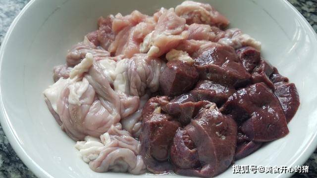 怎么做猪肉肠简单又好吃 b6889ba35ca247bc8b50b61020ea3177.jpeg