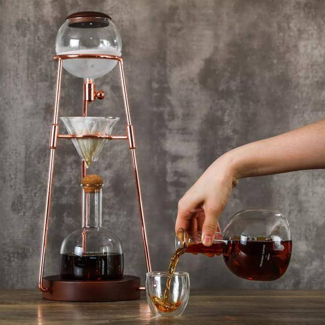 夏天喝冰滴咖啡简直不要太舒服了