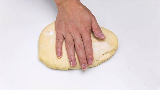 面团|馒头别总蒸，平底锅煎一下，酥脆香甜，孩子的零食都不用买了