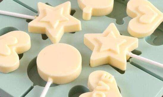 食品|5岁男宝哭闹肚子疼，没想到是宝妈贪便宜，买购的好零食惹的祸