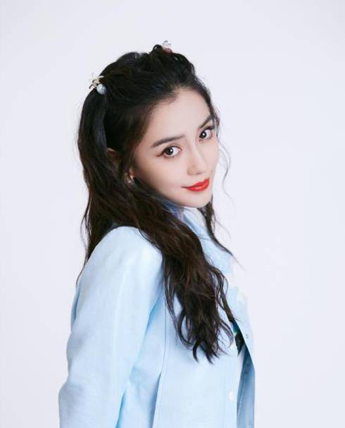 整体|Angelababy最近的穿搭好少女！把dior穿出大小姐感，尽显女神范儿