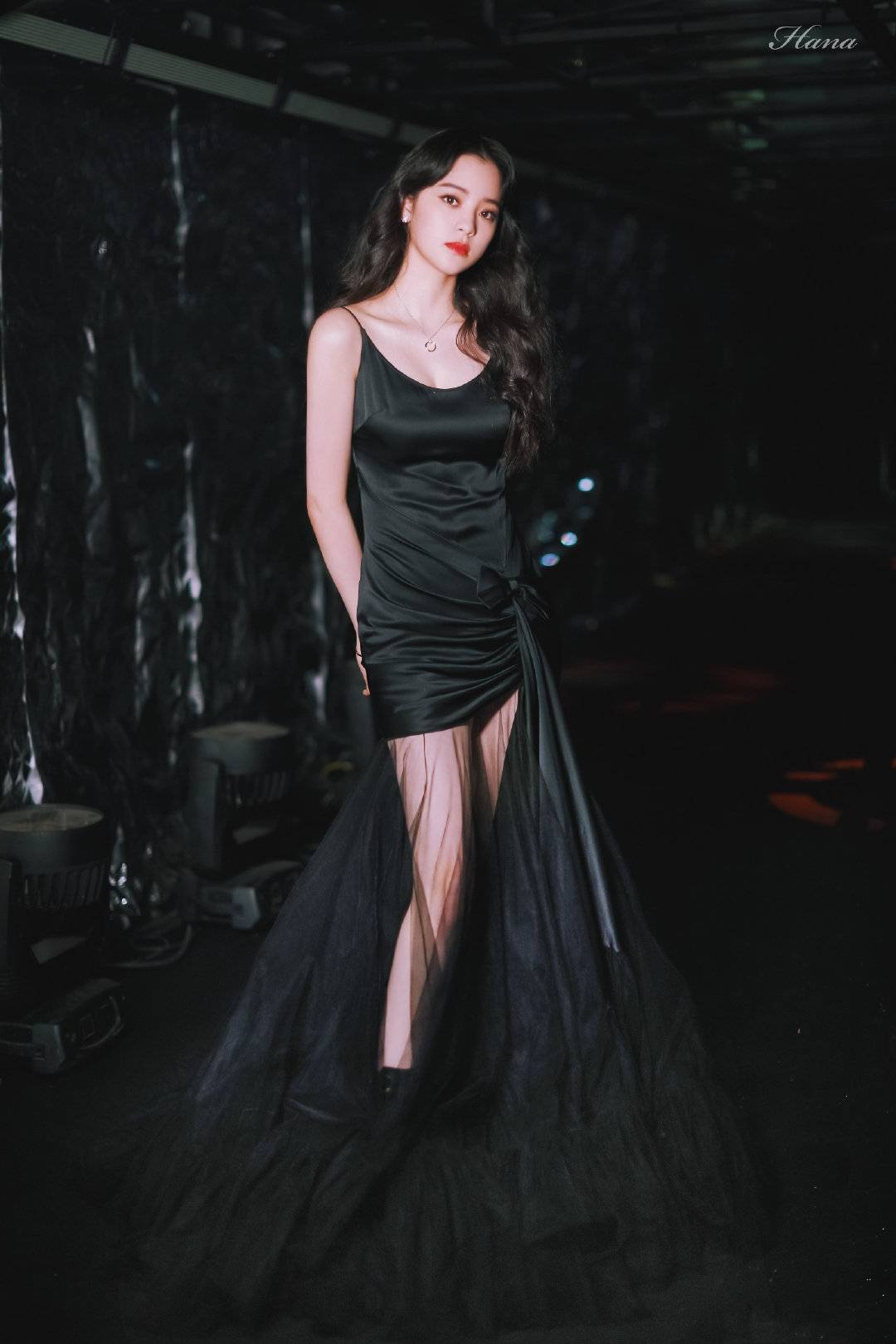 欧阳娜娜惊艳身材造型 1830b6a024d74487adaac1884c4c469d.jpeg