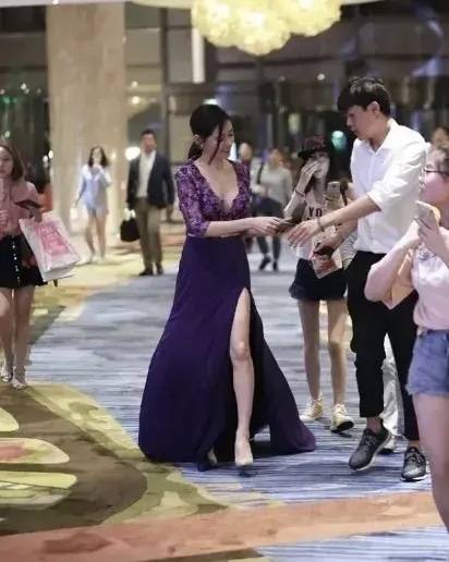 大腿|秋瓷炫深V开叉长裙大秀事业线,网友不解于晓光出轨,家花不香吗