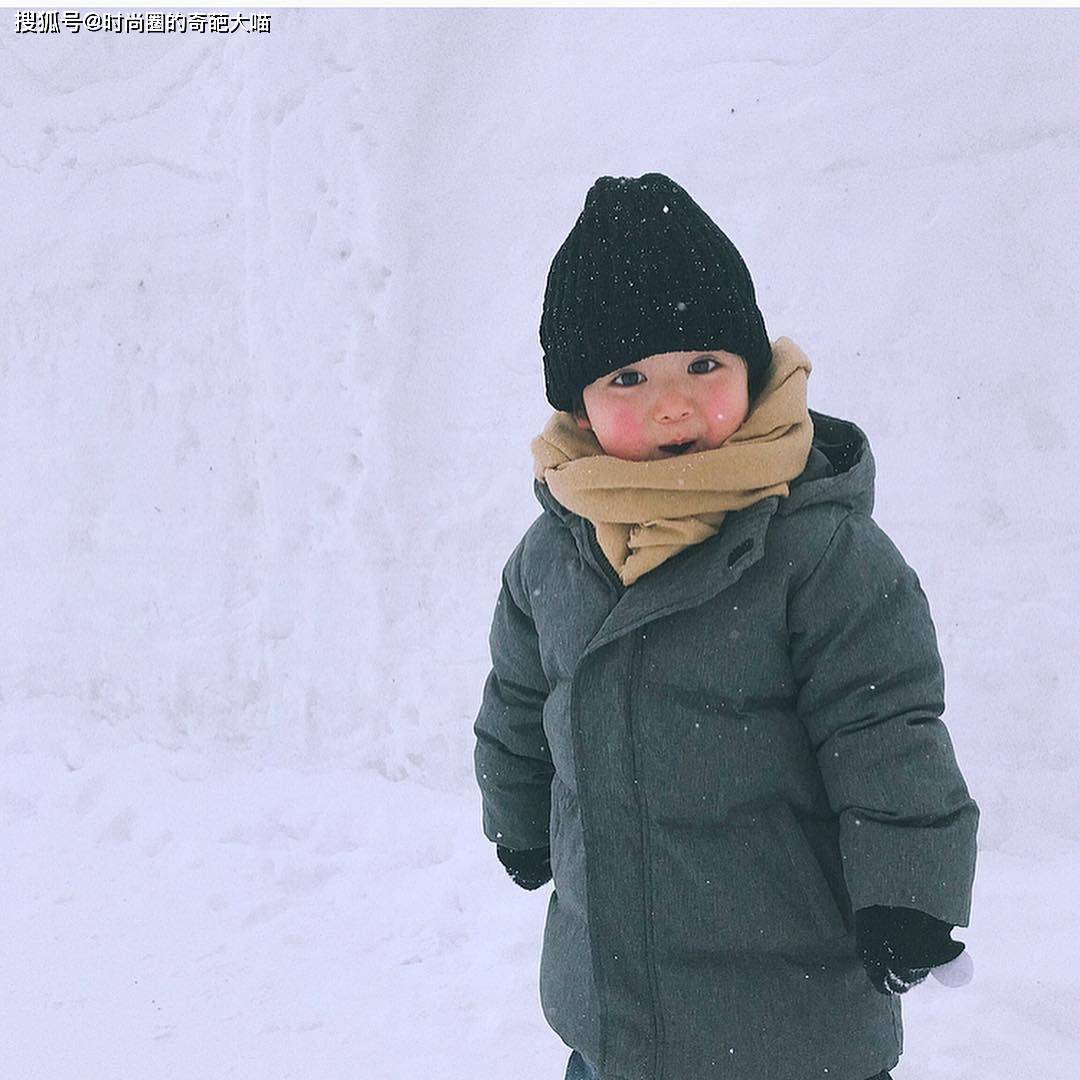 眼睛|精致得像娃娃?软萌可爱被无数人当头像,造型打扮更是镜头感十足