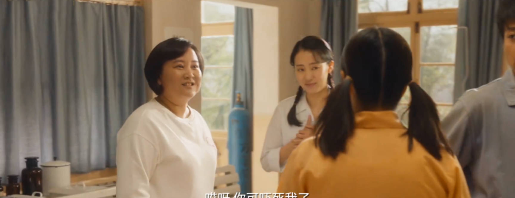 因为|50亿票房，张小斐走上神坛，中国电影，摊上好事了吗？？