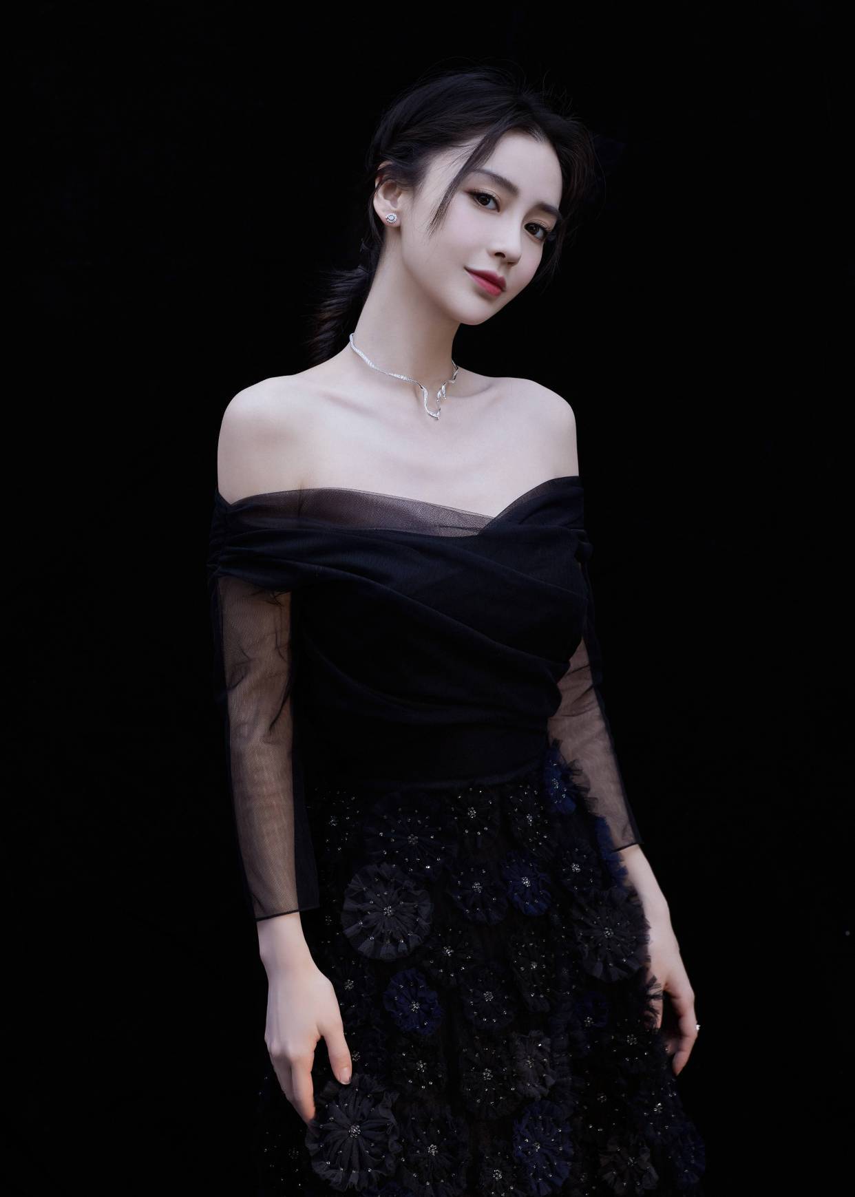 赵丽颖|微博之夜7大天鹅，赵丽颖刘亦菲神仙同框，三杨姐妹美得各具特色