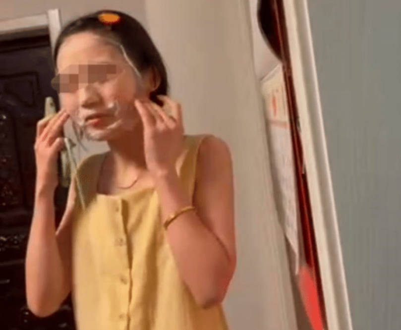 voom|句容一女幼师出轨，被丈夫与公公堵在家中，女主常晒自己性感照片