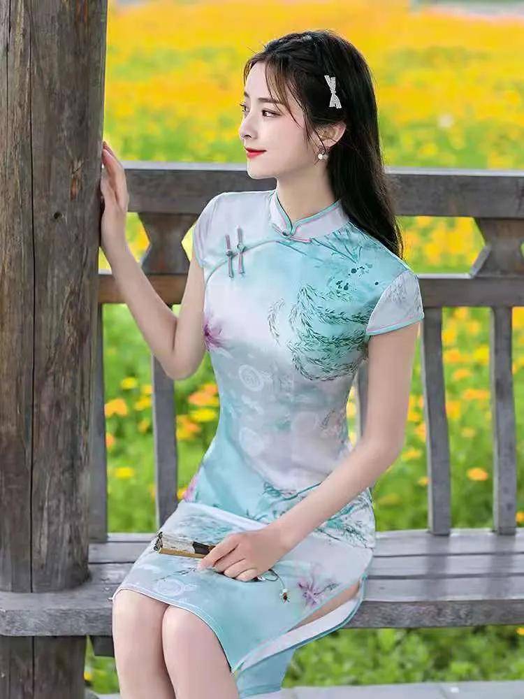 评论|假如你身高超过1.55米！建议穿这样的旗袍裙，减龄时尚又显...