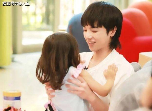 网友|偷偷生下女儿的张碧晨，是真心爱华晨宇，还是另有所图？