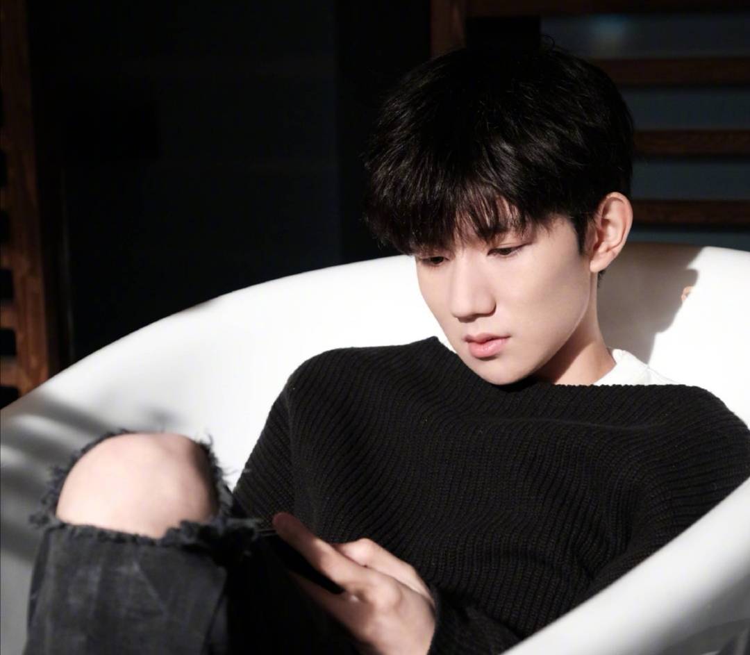 王俊凯的生日是哪天 889d34441d094c2589f142d83c387945.jpeg