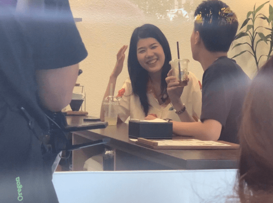 王勉|杨笠王勉分手?杨笠与小鲜肉约会喝咖啡,男生撞脸六小龄童