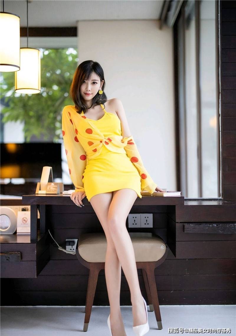 高跟鞋|这款黄色连衣裙,简单又可爱,美美哒