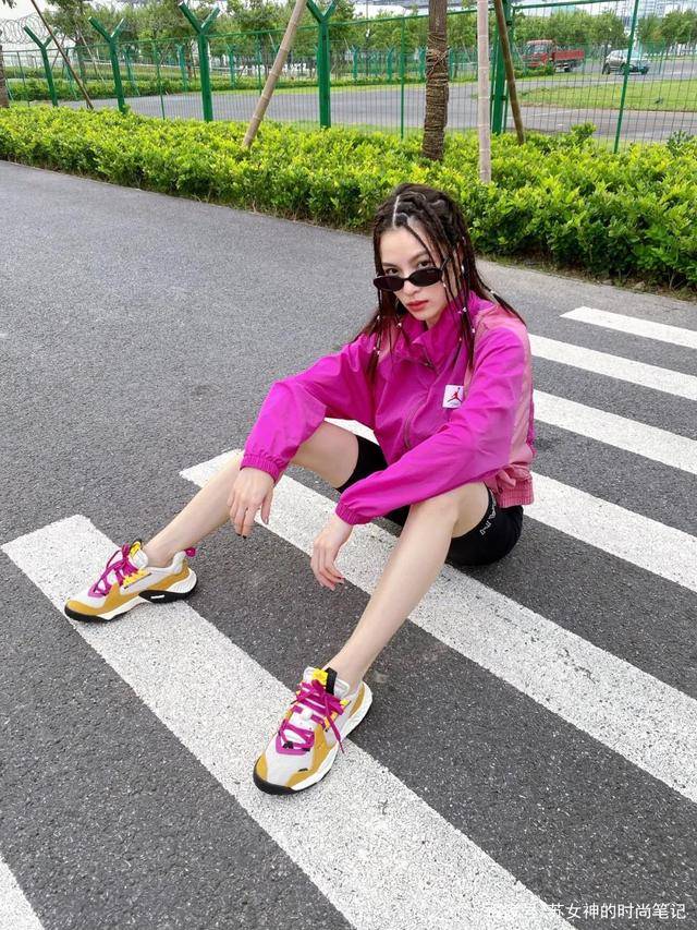 曲线|钟楚曦的衣橱里,藏着各个身材的百搭单品,不愧是“人间富贵花”