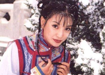 赵丽颖|古装齐刘海比美，杨幂第十迪丽热巴第九，赵丽颖排第四