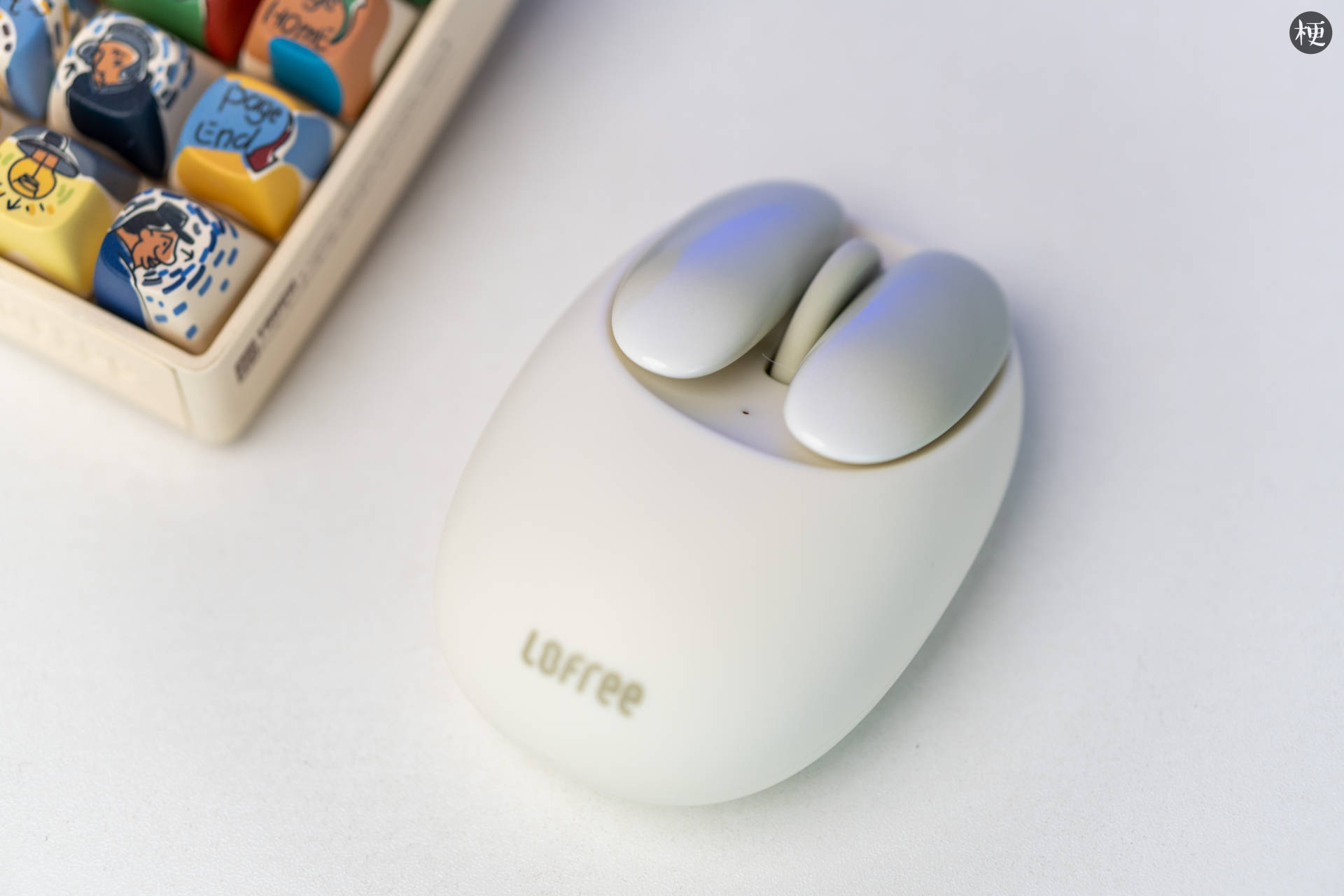 有趣的灵魂万里挑一洛斐小瓣无线蓝牙鼠标上手体验