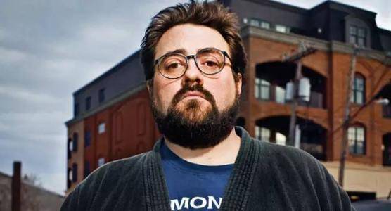 凯文·史密斯|凯文·史密斯称漫威提升了制作人的薪酬，华纳电影人的提成没变化