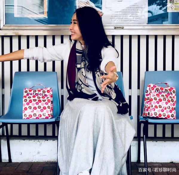 裙子|黎姿气质太迷人了，随手拍的照片也很美，无修图更令人着迷
