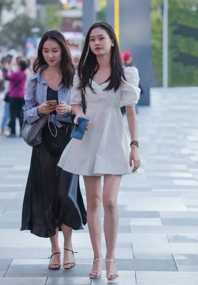 高跟|时尚淑女款连衣裙,搭配精致高跟凉鞋,清新可人又优雅
