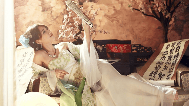 理解什么是大家闺秀了 4006e68cb70043acbcb2bcc5dfebfc9c.png