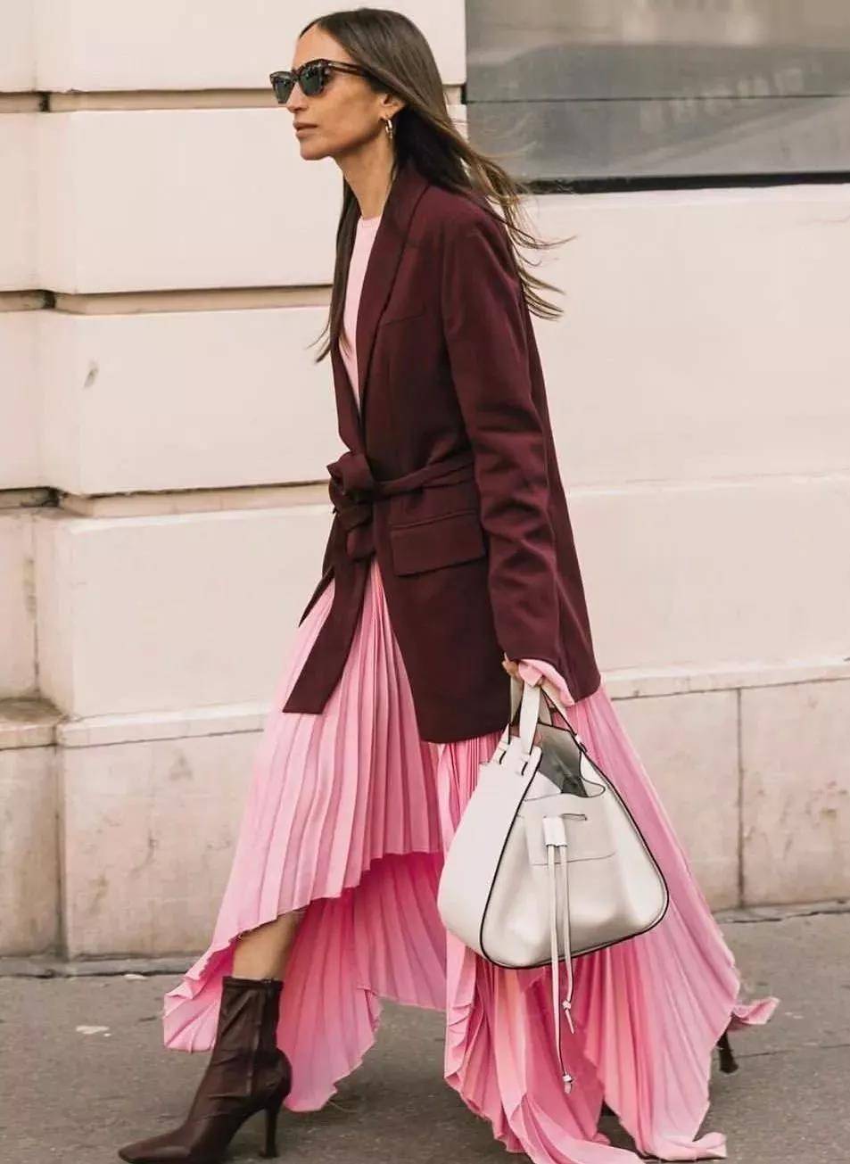 空间|奔四女人别穿大衣了,今年早夏流行这件外套,搭配裙子裤子都好看