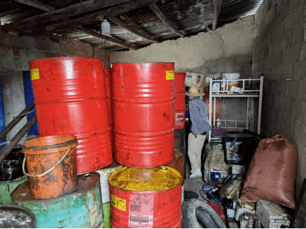 贵阳经开区查获一处非法回收废机油黑窝点