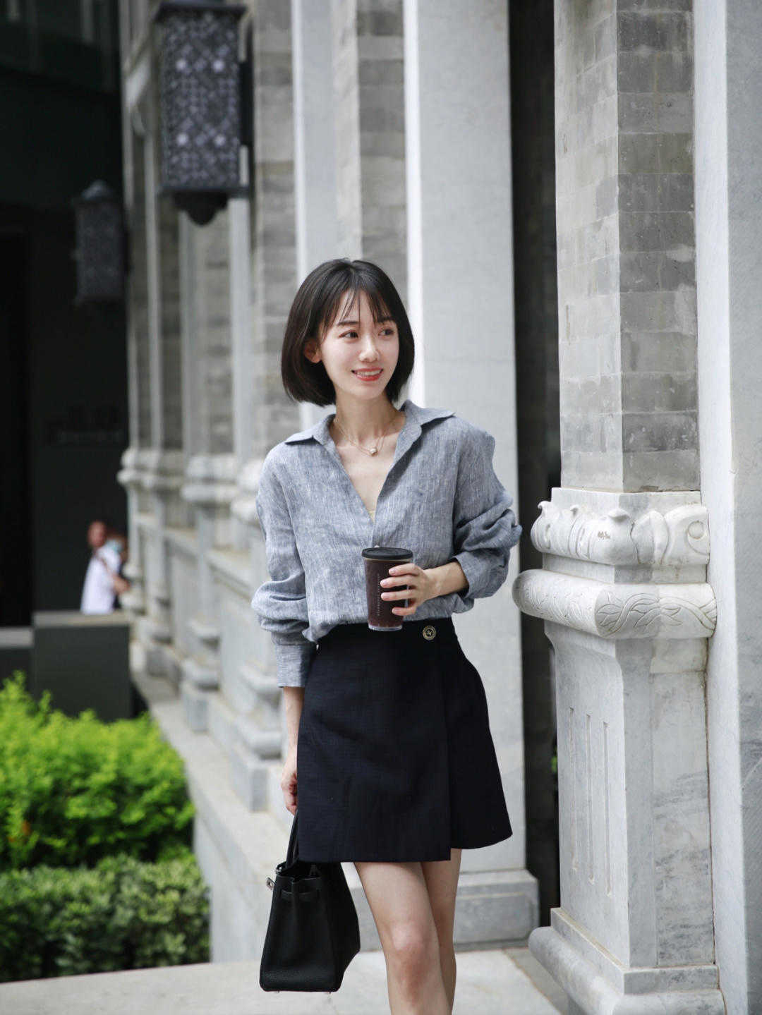 黑色|成熟女人的气质，穿搭温柔又优雅，简约又不简单