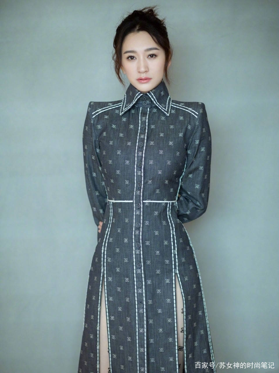 宫廷风|李小冉真不愧是时髦精！一身“液体西装”亮眼又吸睛，女王范十足