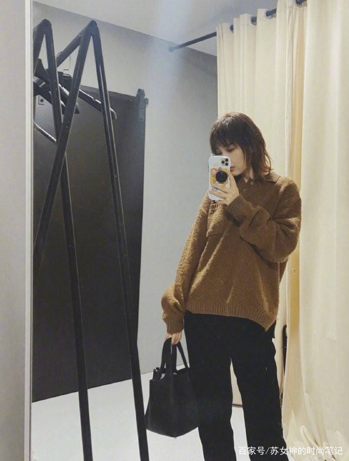 毛衣|最近流行一种穿法，叫“短上衣+裤子”，拯救小短腿，吴昕都上头