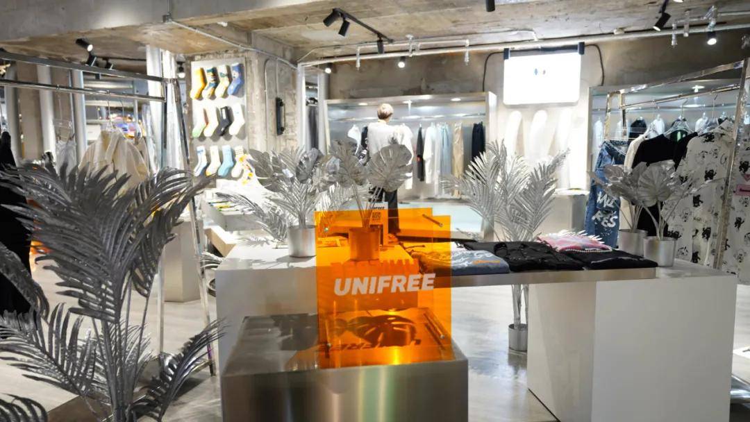 淮海|TX淮海再起潮流新风尚,手机天猫潮搭案上海首展,人潮汹涌!